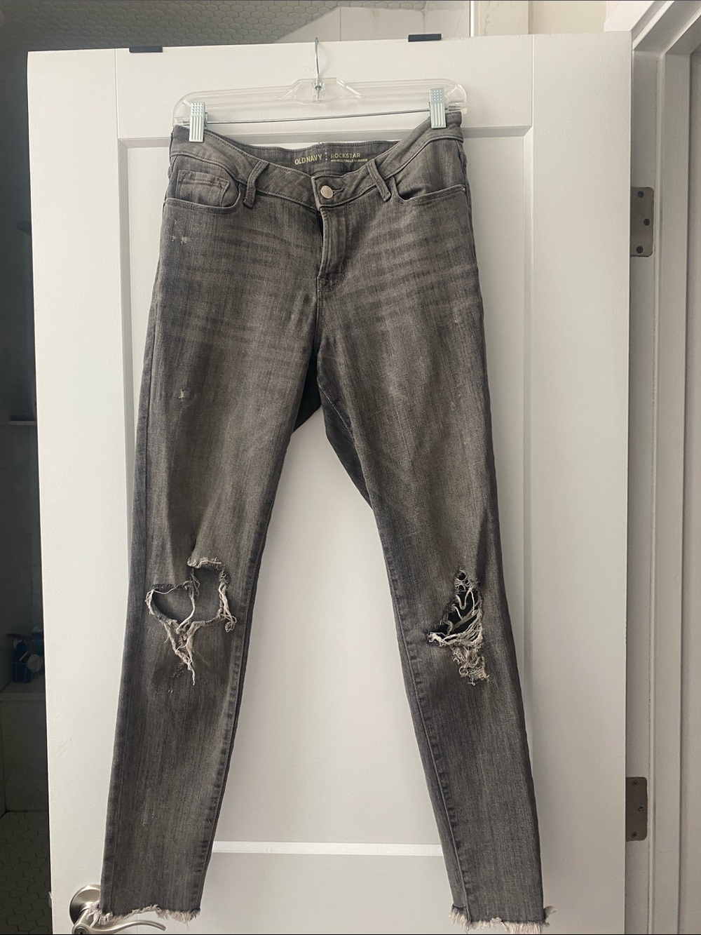 Old Navy Rockstar Distressed Skinny Jeans in Gray